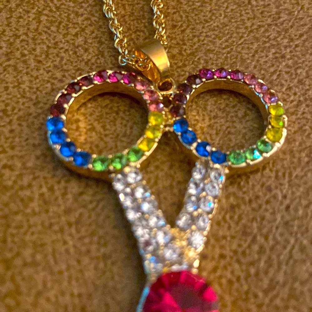 Vera by NewYork charm necklace bling scissor multi color